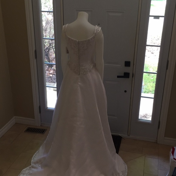 Mori Lee by Madeline Gardner White Beaded Wedding Dress Size 10 New with Tag - Picture 11 of 16